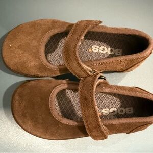 BOGS Kids Brown Mary Jane Shoes Size 9